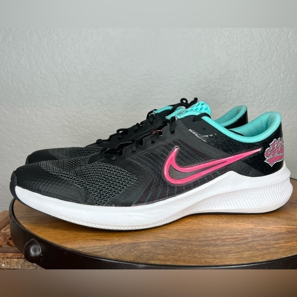 397. Nike Downshifter 11 SE Grade School Kids' Running Shoes
Nike 7Y - Picture 4 of 7